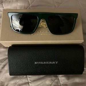 Burberry Green Sunglasses (NEW)